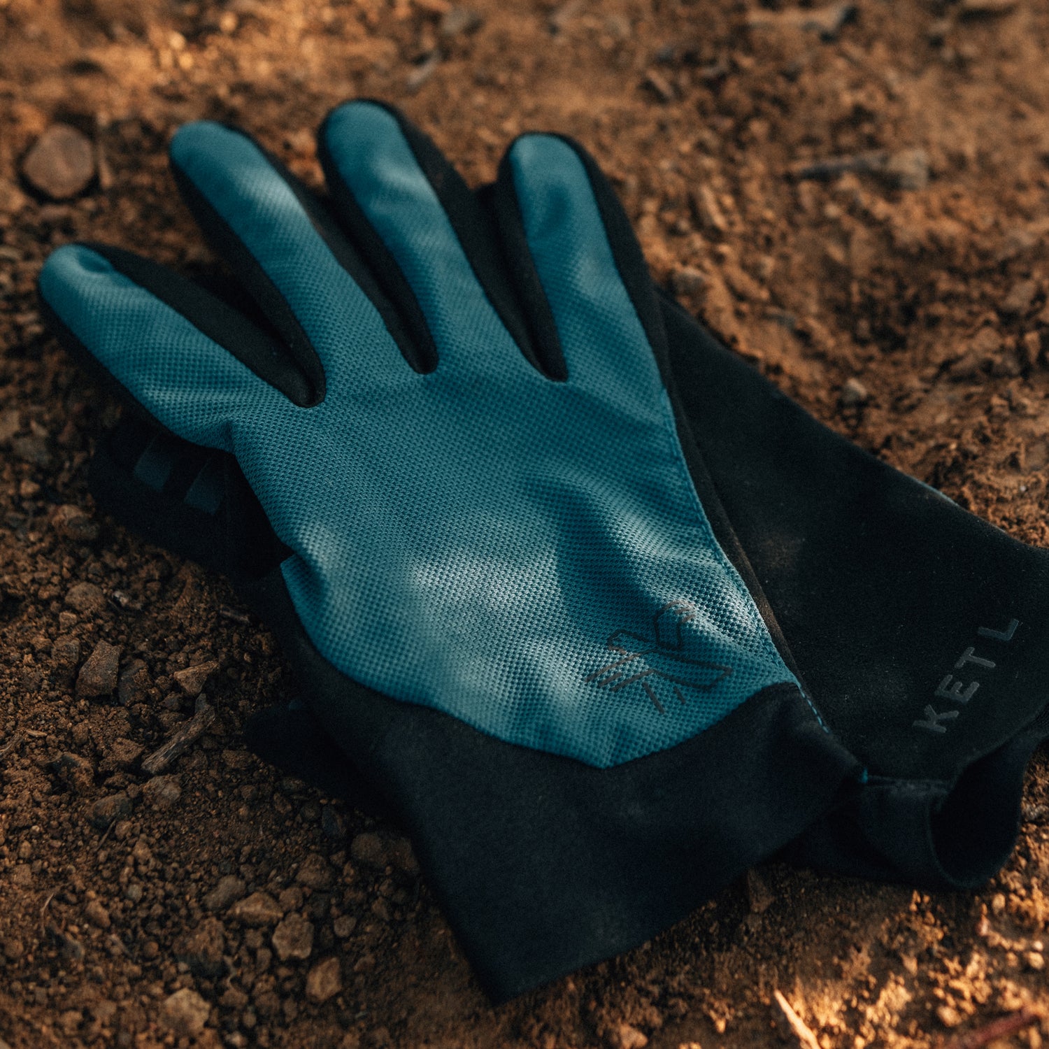 Ketl Mtn Vent Touch MTB Gloves Teal Free Shipping Big Discount