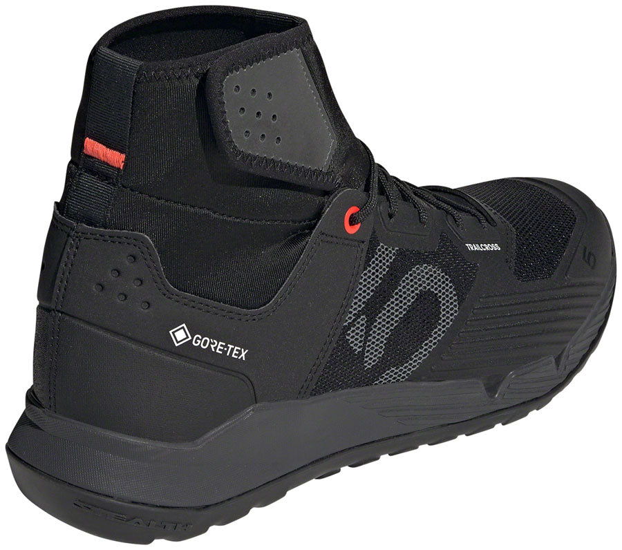 Five Ten Trailcross GTX Flat Shoes - Men's, Core Black / DGH Solid Gray / FTWR White, 12.5